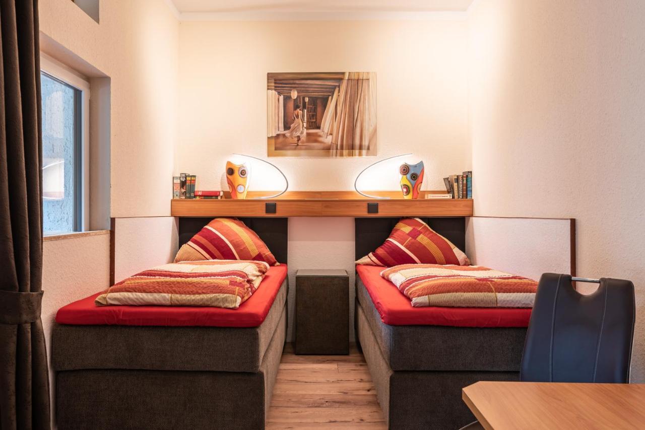 Land-Hotel Zum Schwan, Garni Weilerswist-Metternich, 3 E-Ladestationen, Naehe Phantasialand, Palmenparadies Euskirchen Eksteriør bilde