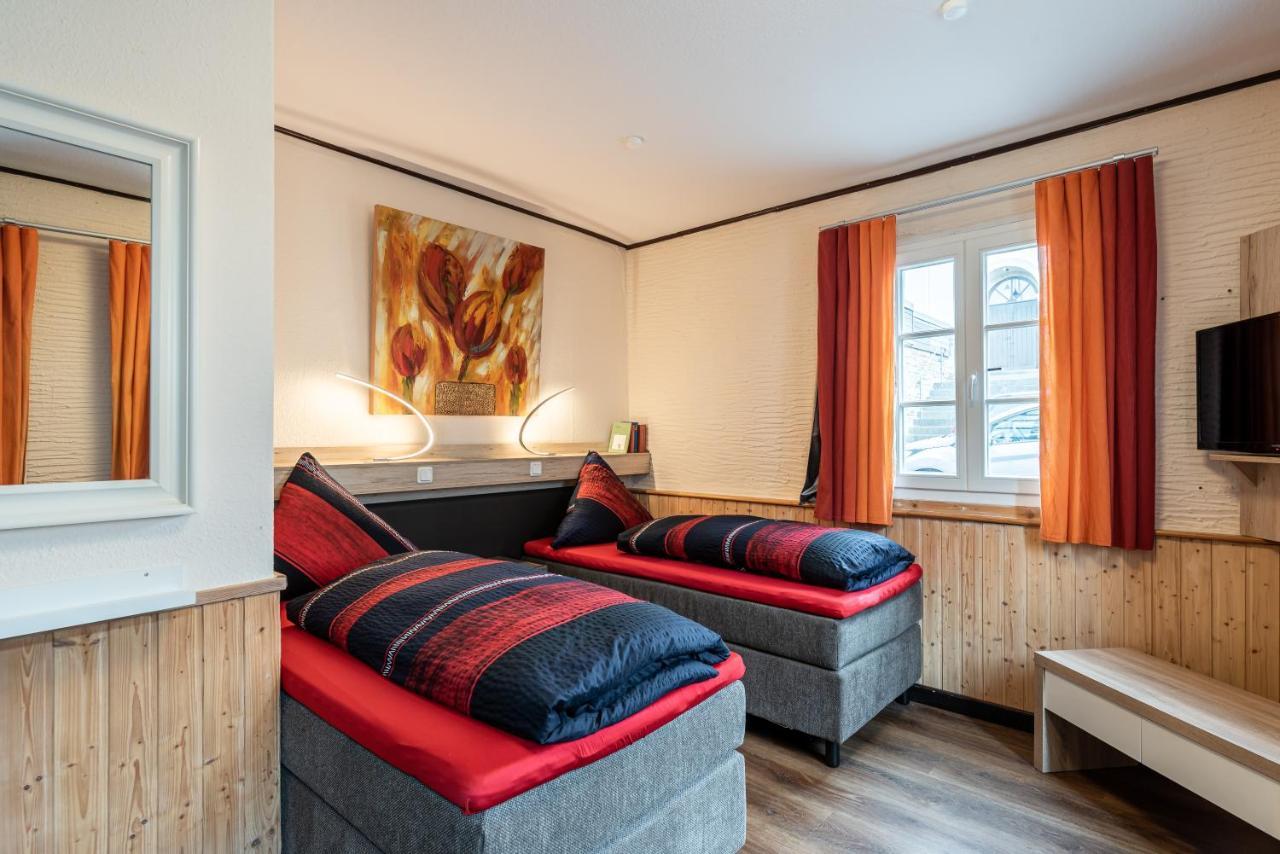 Land-Hotel Zum Schwan, Garni Weilerswist-Metternich, 3 E-Ladestationen, Naehe Phantasialand, Palmenparadies Euskirchen Eksteriør bilde