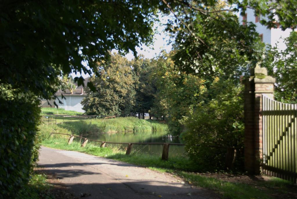 Land-Hotel Zum Schwan, Garni Weilerswist-Metternich, 3 E-Ladestationen, Naehe Phantasialand, Palmenparadies Euskirchen Eksteriør bilde